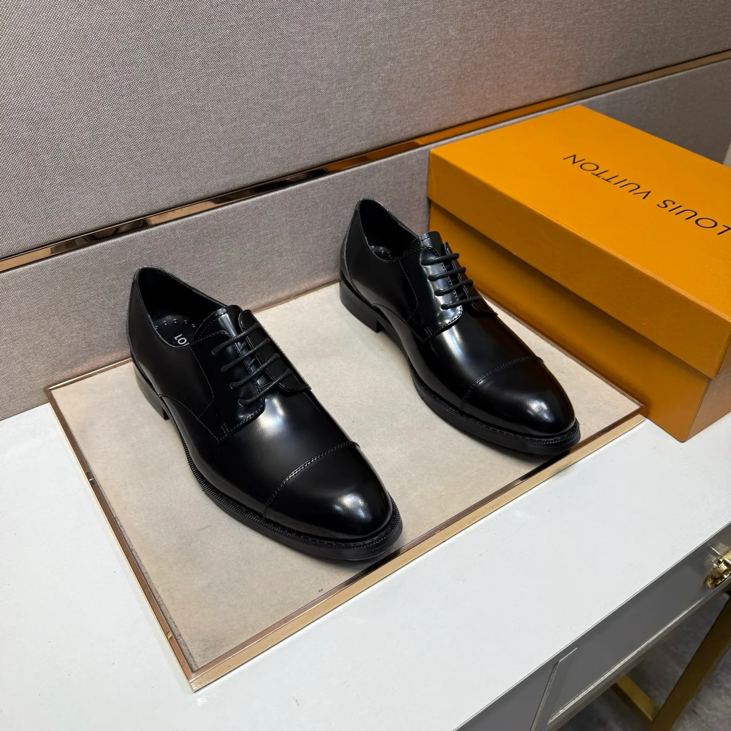 Men's men's shoes 💰pp500 [LV～] Men's casual formal leather shoes 2025z cabinet sales simultaneously 🔶Size: 38-44 #️⃣ 🔷2 colors🔜The upper is made of cowhide stitching ➕Cowhide lining, comfortable and breathable, sole: original comfortable and wear-resistant outsole, ⚠️real thing📱photographed🎬real thing is better📢📢📢